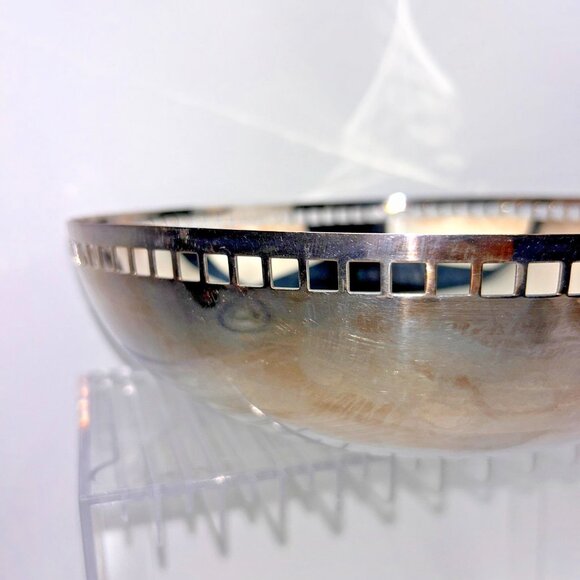 Skyscraper Design Bowl by Richard Meier for Swid Powell Silverplated 1980s 10" - Picture 5 of 16